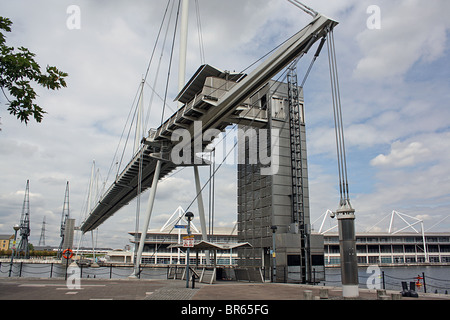 London, Royal Victoria Dock, Silvertown Brücke Stockfoto