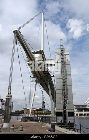 London, Royal Victoria Dock, Silvertown Brücke Stockfoto