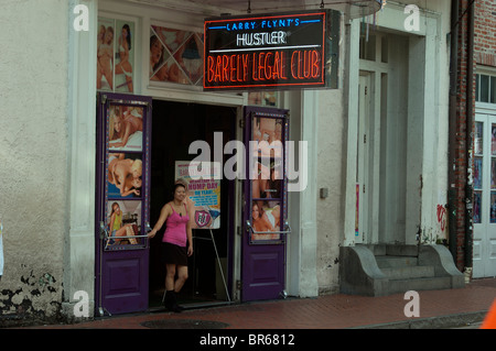 Die Hustler-Bar im French Quarter, Bourbon Street, New Orleans, Louisiana, USA. Stockfoto