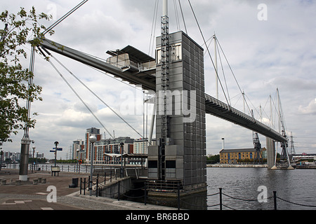 London, Royal Victoria Dock, Silvertown Brücke Stockfoto