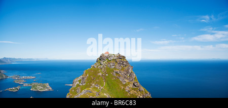Zelten auf Reinebringen Mountain Peak, Reine, Lofoten, Norwegen Stockfoto