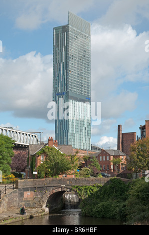 Beetham Tower (Hilton Hotel) von Castlefield Bezirk von Manchester, UK betrachtet. Stockfoto