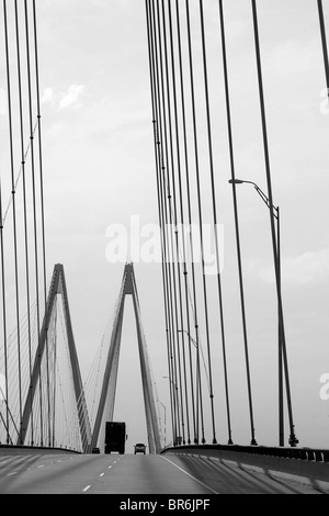 Schwarz / weiß Kabel Brücke Foto im Süden von Texas Stockfoto