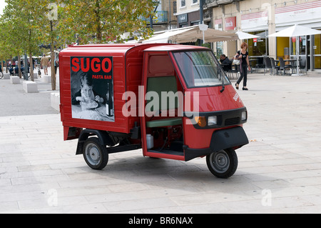 "Pasta" Werbung am Fahrzeug eine alte Piaggio 'Ape' Stockfoto