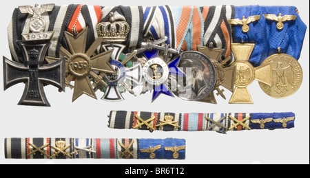 Oberst Friedrich Winter - ein achtteiliger Medaillenriegel und zwei Feldbestellungen schnallen. Eisernes Kreuz 2. Klasse von 1914, auf dem Band eine reduzierte Wiederholleiste zum Eisernes Kreuz 2. Klasse von 1914, Kriegsverdienstkreuz 2. Klasse mit Schwertern. Preßburg, Königlicher Hausorden von Hause aus, Ritterkreuz mit Schwertern, Silber, Vergoldung und Email mit Stempel 'FR 938' für Falkenburg & Richter, Coblenz. Bayern, Militärverdienstorden, Kreuz der 4. Klasse mit Schwertern, Silber, emailliert (ein Querarm abgeplattet). Hessen, Abzeichen für Tapferkeit 1894 - 1918. Ehrenkreuz für Frontkämpfer. Armee L, Stockfoto