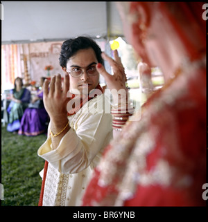Hochzeit eines jungen Paares mit Down-Syndrom Stockfoto