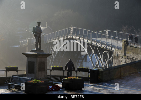 Das Ironbridge und Krieg-Memorial in Telford, Shropshire Stockfoto