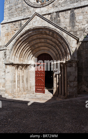São João de Alporão Kirche von den Johanniter-Rittern erbaut. 12./13. Jahrhundert Romanik und Gotik. Stadt von Santarém, Portugal Stockfoto