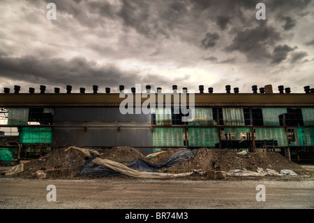 Verlassenen Lagerhaus Fassade Stockfoto