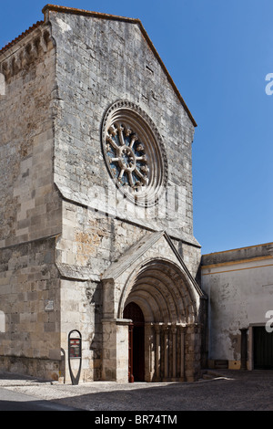 São João de Alporão Kirche von den Johanniter-Rittern erbaut. 12./13. Jahrhundert Romanik und Gotik. Stadt von Santarém, Portugal Stockfoto