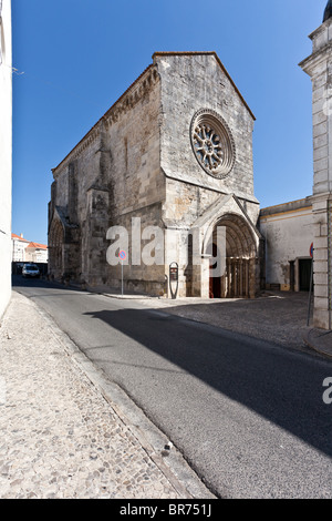 São João de Alporão Kirche von den Johanniter-Rittern erbaut. 12./13. Jahrhundert Romanik und Gotik. Stadt von Santarém, Portugal Stockfoto