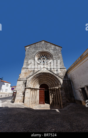 São João de Alporão Kirche von den Johanniter-Rittern erbaut. 12./13. Jahrhundert Romanik und Gotik. Stadt von Santarém, Portugal Stockfoto