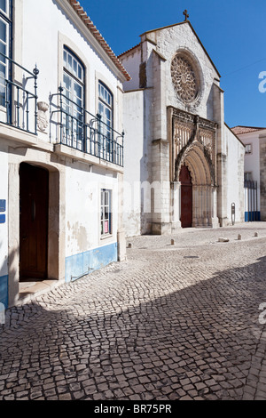 Kirche Santo Agostinho da Graça und "Casa do Brasil", Stadt Santarém, Portugal. Bettelmönch/Flamboyant-Gotik. Stockfoto