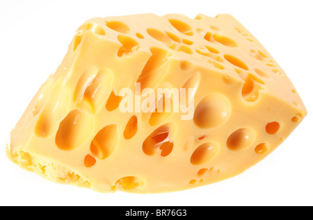 Stück Schweizer Käse auf einem weißen Hintergrund. Stockfoto