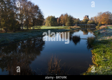 Andresey Island, Andresey Bridge und St. Modwen Kirche, Fluss Trent, Trent Washlands, Burton-Upon-Trent, Staffordshire, England Stockfoto