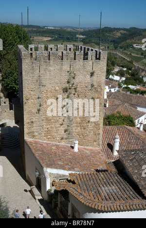 Die mittelalterliche befestigte Stadt Obidos, Portugal. Turm. Stockfoto