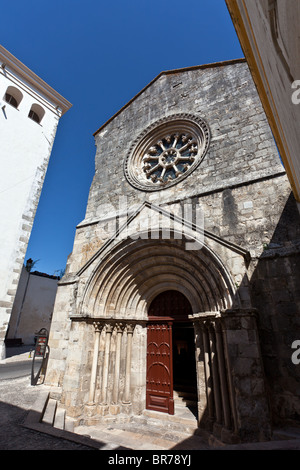 São João de Alporão Kirche und Cabaças Turm. 12./13. Jahrhundert Romanik und Gotik. Stadt von Santarém, Portugal Stockfoto
