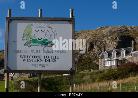 Melden Sie einladende Fähre Ankünfte am Castlebay auf der Insel Barra, äußeren Hebriden, Schottland Stockfoto