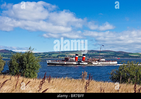 Ozean-Raddampfer Waverly nähert sich der Pier in Greenock in Schottland zu übernehmen, mehr Fahrgäste für eine Kreuzfahrt Stockfoto