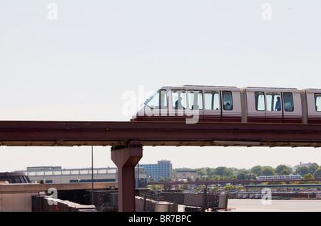 Flughafen-Bahnhof-Shuttle-Service; Newark, New Jersey, Vereinigte Staaten von Amerika Stockfoto