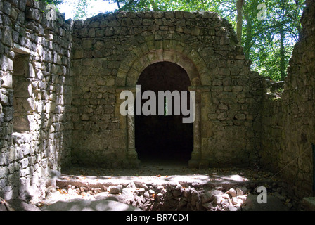 Burg der Mauren in Sintra (Castelo Dos Mouros) UNESCO World Heritage Site, Portugal. Stockfoto