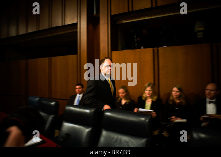 D. Kyle Sampson bezeugt vor dem Justizausschuss des Senats über Alberto Gonzaless wissen von Rechtsanwalt Zündungen Stockfoto