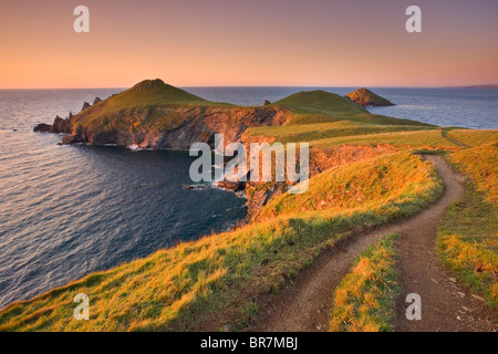 Coastal Fußweg zu den Bürzel Halbinsel Zeitpunkt Polzeath Cornwall UK Stockfoto