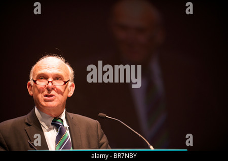 Liberaler Demokrat Schatten Kanzler Vince Cable in Arena und Convention Centre Liverpool, die Herbst 2010 Konferenz statt. Stockfoto