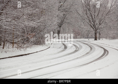 Prospect Park Auto Spuren im winter Stockfoto
