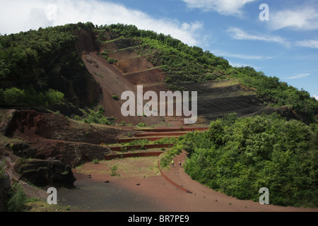 Croscat öffnen Volcanic Zone-Nationalpark Vulkan in der Nähe von Olot in La Alta Garrotxa Comarca Girona Provinz Katalonien Spanien Stockfoto