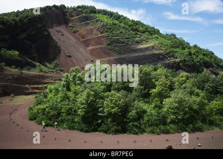 Croscat öffnen Volcanic Zone-Nationalpark Vulkan in der Nähe von Olot in La Alta Garrotxa Comarca Girona Provinz Katalonien Spanien Stockfoto