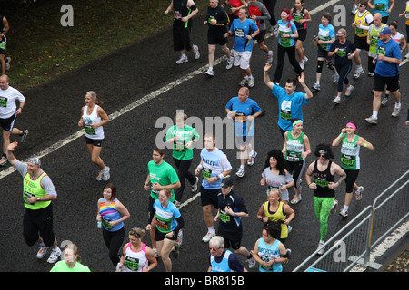 30. GREAT NORTH RUN 2010 Start Linie Welten größte laufen / halb Marathon Newcastle nach South Shields 54.000 Läufer Stockfoto