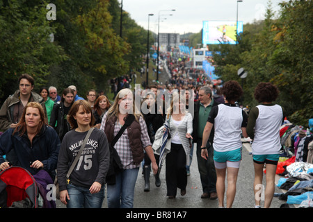 30. GREAT NORTH RUN 2010 Start Linie zentrale Autobahn Newcastle nach South Shields Welten größte Lauf / halb Marathon Stockfoto