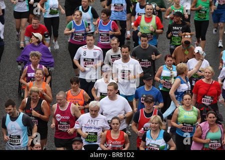 30. GREAT NORTH RUN 2010 Start Linie Welten größte laufen / halb Marathon Newcastle nach South Shields Stockfoto