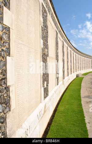 Wand von der vermissten Soldaten des ersten Weltkriegs. Tyne Cot Gedenkstätte, in der Nähe von Passchendaele, West-Flandern, Belgien Stockfoto