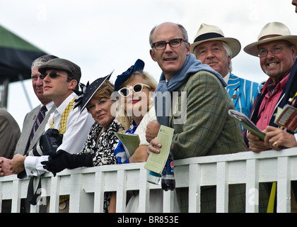 Atmosphäre beim Goodwood Revival 2010, West Sussex 19. September 2010. Bild von Julie Edwards Stockfoto