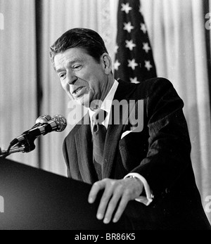 Präsident Ronald Reagan bei Pressekonferenz in San Francisco, Kalifornien, 9. Mai 1980. Stockfoto