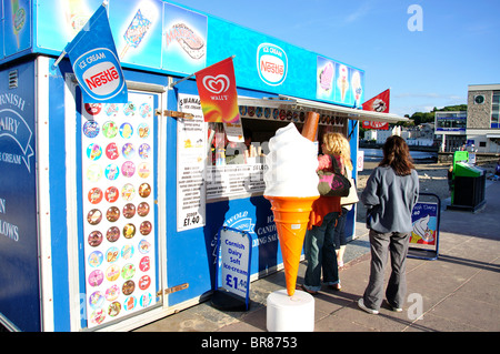 Eis Kiosk auf der Strandpromenade, Swanage, Isle of Purbeck, Dorset, England, Vereinigtes Königreich Stockfoto