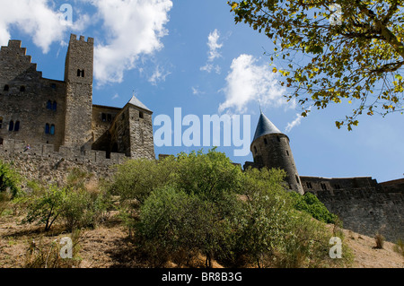 Die Stadtmauer von Carcassonne, Languedoc-Roussillon, Frankreich Stockfoto