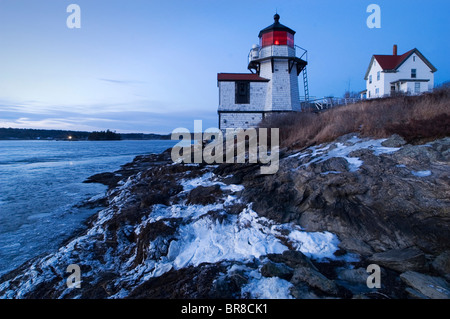 Eichhörnchen-Point Leuchtturm im Winter. Kennebec River Arrowsic Maine. Stockfoto