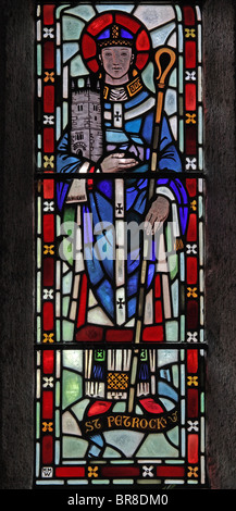 Ein Kirchenfenster von St. Petroc oder übergeben, Clannaborough Kirche, Devon Stockfoto