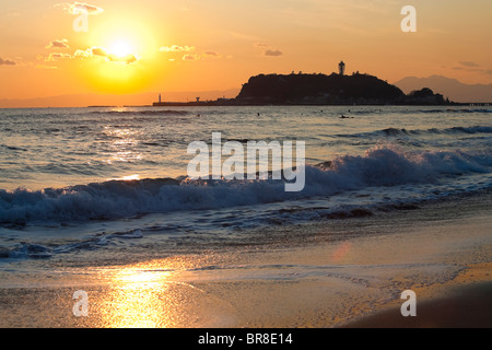 Enoshima Insel in der Dämmerung Stockfoto