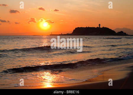 Enoshima Insel in der Dämmerung Stockfoto