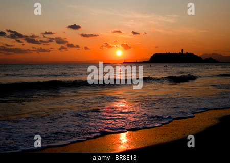 Enoshima Insel in der Dämmerung Stockfoto