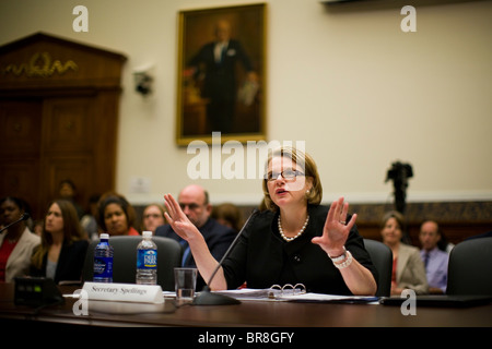 Bildungsministerin Margaret Spellings bezeugt vor dem Ausschuss für Bildung und Arbeit über die Student Loan scan Stockfoto