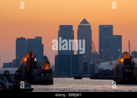 Großbritannien, England, London, Canary Wharf, Thames Barrier, O2 Stockfoto