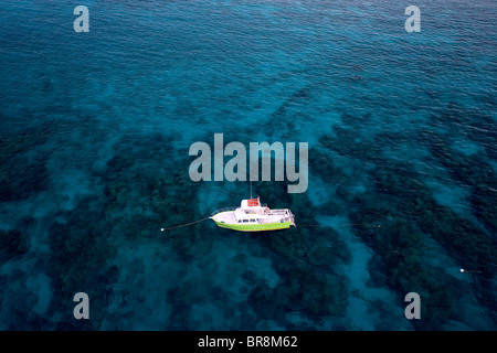 Luftaufnahme des kommerziellen Tauchboot auf Melasse Reef Key Largo Florida Stockfoto