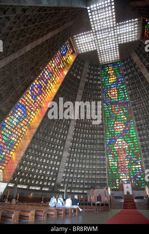 Das Innere der modernen San Sebastian Kathedrale Stockfoto