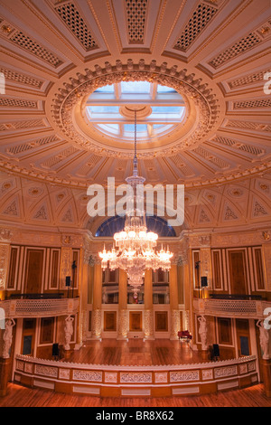 Eine innere Foto von St Georges Hall in Liverpool Stockfoto