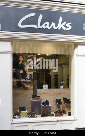 Clarks Schuh-Shop in Chester Stadtzentrum, Cheshire, England, UK Stockfoto